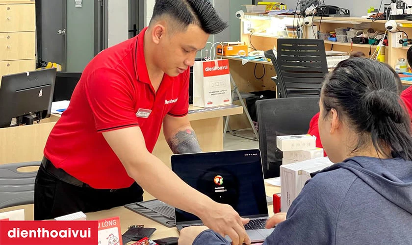 Ho&agrave;n thiện v&agrave; gửi lại m&aacute;y cho kh&aacute;ch h&agrave;ng
