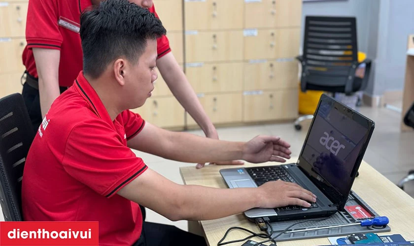 Kiểm tra t&igrave;nh trạng pin