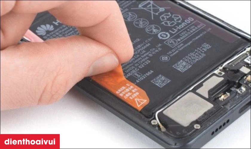 Khi n&agrave;o cần thay pin điện thoại Huawei?