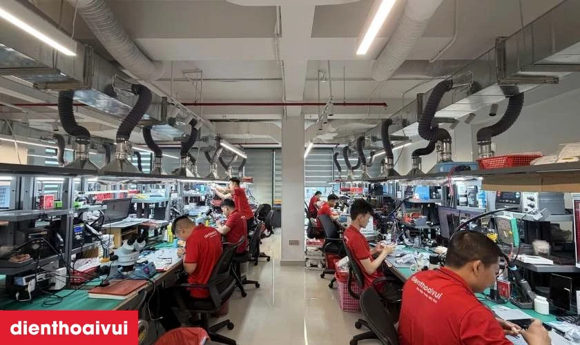 Quy tr&igrave;nh thay pin điện thoại Huawei chuy&ecirc;n nghiệp tại Điện Thoại Vui