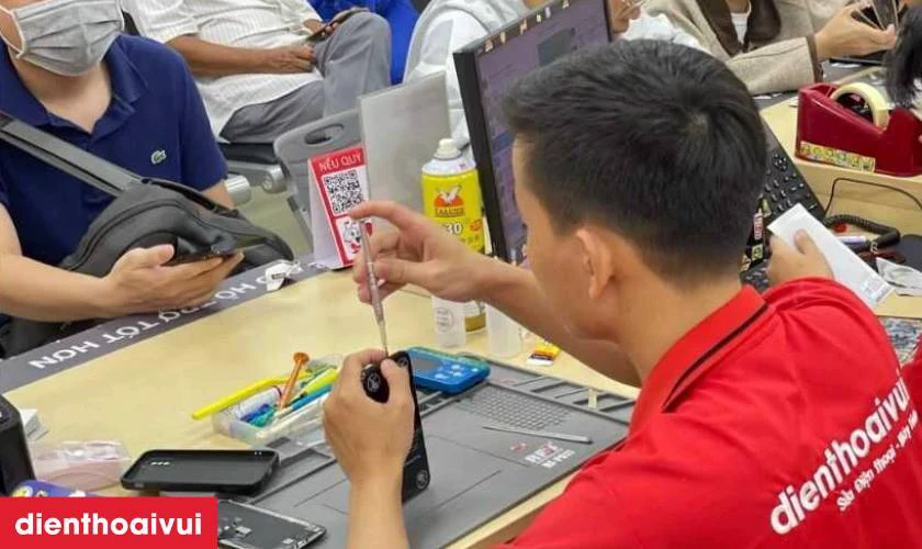 Quy tr&igrave;nh thay pin ZTE chuy&ecirc;n nghiệp tại Điện Thoại Vui