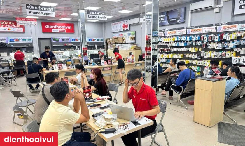 Cửa h&agrave;ng thay pin điện thoại uy t&iacute;n, lấy ngay tại TPHCM v&agrave; H&agrave; Nội ở đ&acirc;u?