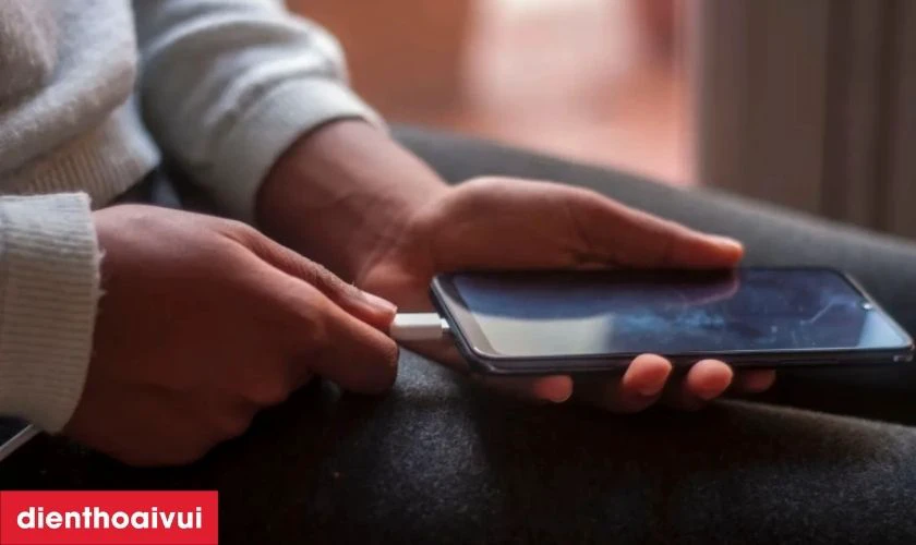 Nguy&ecirc;n nh&acirc;n pin Google Pixel 4 XL bị chai phồng/tụt pin