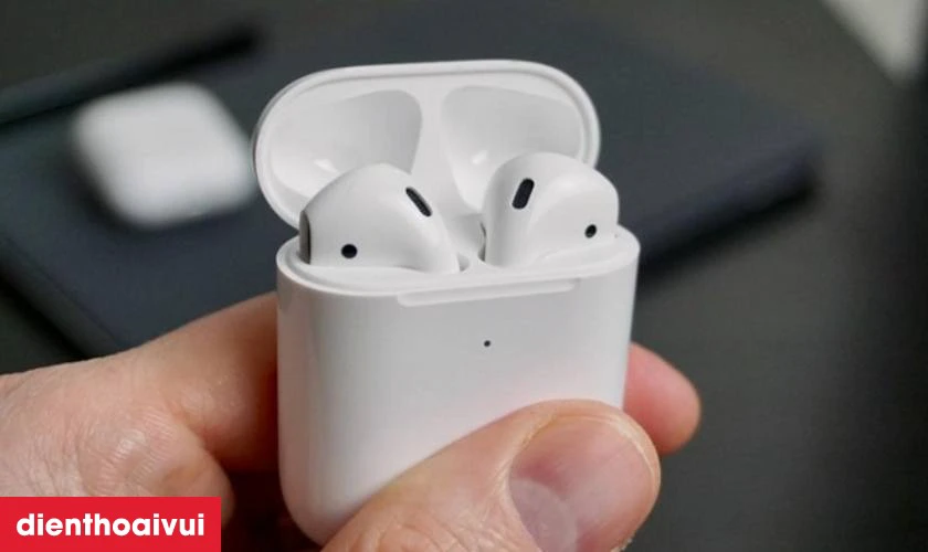 Nguy&ecirc;n nh&acirc;n cần thay pin hộp đựng tai nghe Airpods