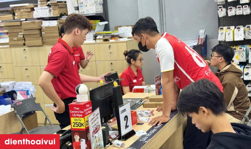 Địa chỉ thay pin Huawei Honor 7X ch&iacute;nh h&atilde;ng Orizin ở đ&acirc;u uy t&iacute;n
