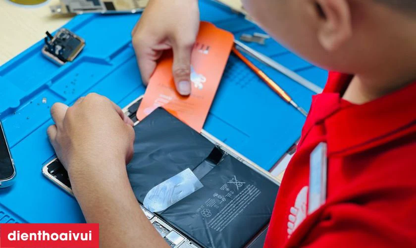 C&oacute; n&ecirc;n thay pin iPad Air 5 M1 2022 ch&iacute;nh h&atilde;ng Vmas kh&ocirc;ng?