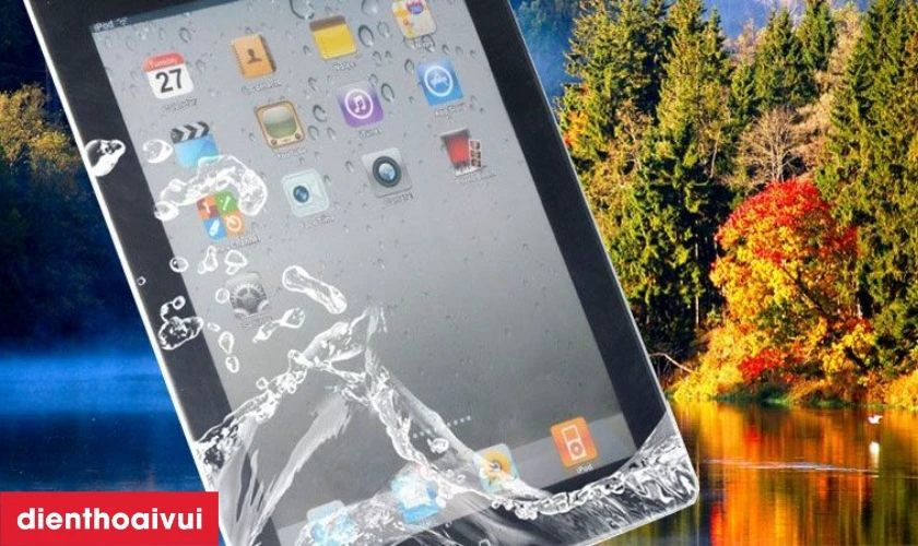 iPad bị ngấm nước c&oacute; thể khiến pin nhanh hư hỏng