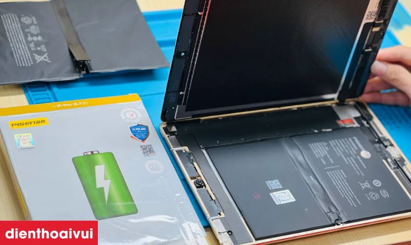 Quy tr&igrave;nh thay pin iPad Pro 11 inch 2022 tại Điện Thoại Vui