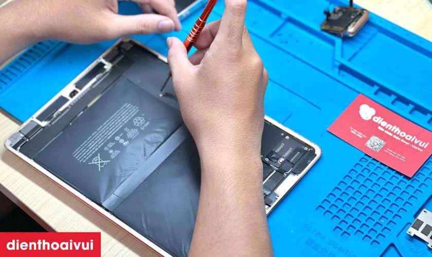 B&agrave;n giao v&agrave; hướng dẫn sử dụng