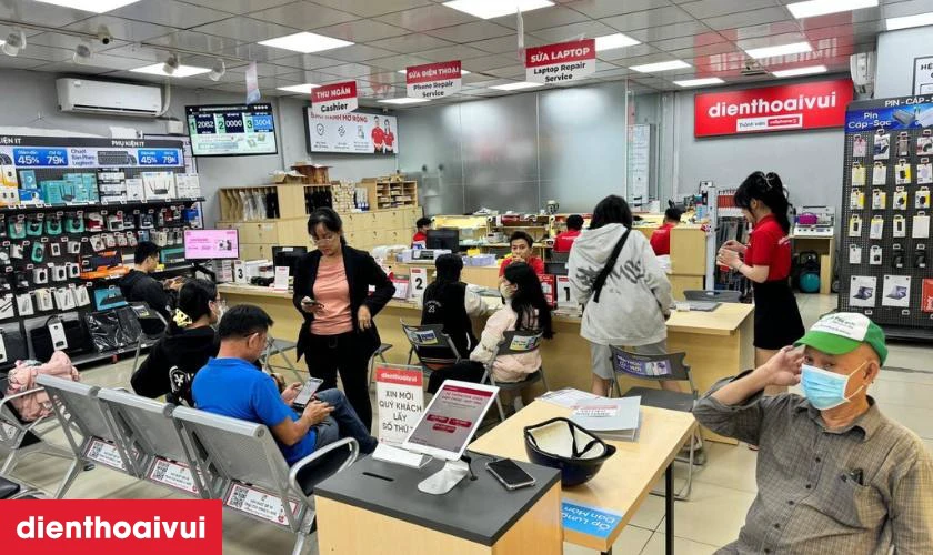 Quy tr&igrave;nh thay pin iPad Pro M4 13 inch 2024 chuy&ecirc;n nghiệp lấy liền tại Điện Thoại Vui