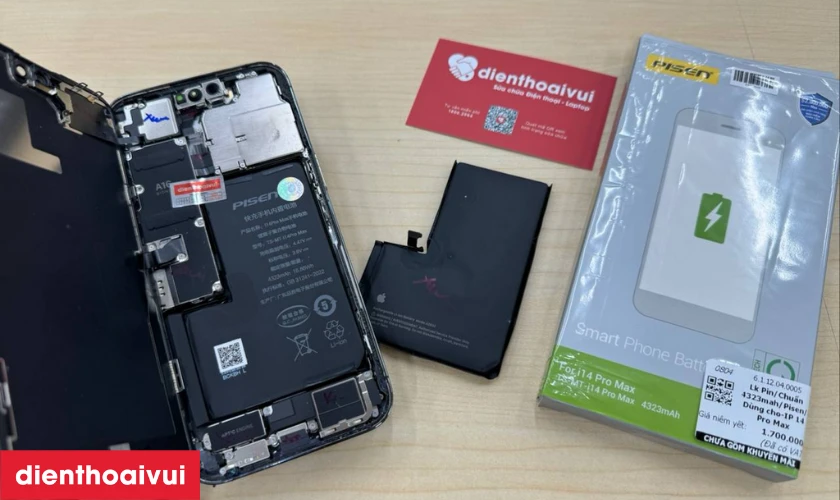 Dịch vụ thay pin Pisen ch&iacute;nh h&atilde;ng cho iPhone 12