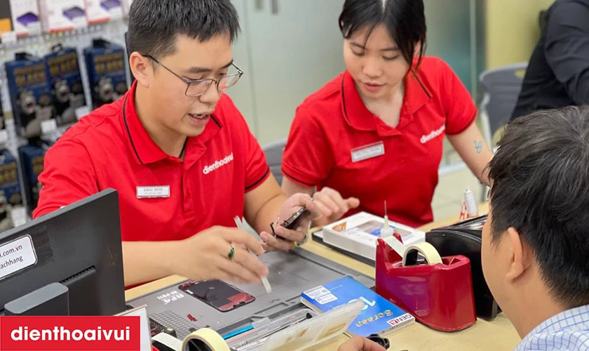 Địa chỉ thay pin iPhone 12 Pro Max dung lượng cực đại Orizin ở đ&acirc;u uy t&iacute;n, lấy liền lại TPHCM v&agrave; H&agrave; Nội