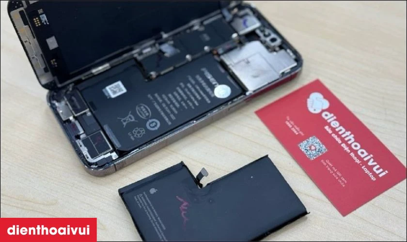 Điện Thoại Vui l&agrave; địa chỉ thay pin iPhone 13 mini ch&iacute;nh h&atilde;ng Vmas uy t&iacute;n