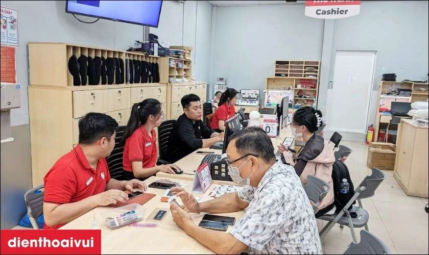 Thay pin iPhone 13 Pro M&atilde; dung lượng cực đại Orizin ở đ&acirc;u uy t&iacute;n