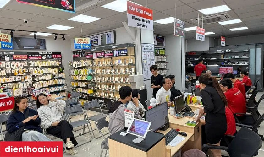 Địa chỉ thay pin iPhone 15 Plus ch&iacute;nh h&atilde;ng Vmas uy t&iacute;n, lấy liền lại TPHCM v&agrave; H&agrave; Nội