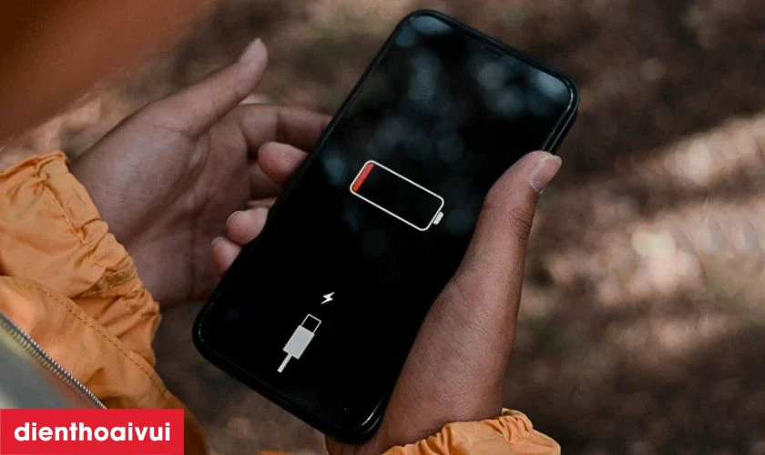 Nguy&ecirc;n nh&acirc;n khiến pin iPhone dễ bị chai, hư hỏng