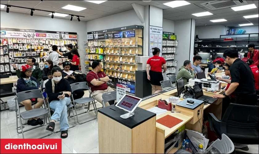 Địa chỉ thay pin iPhone 15 Pro Max dung lượng si&ecirc;u cao ch&iacute;nh h&atilde;ng GENA ở đ&acirc;u uy t&iacute;n, lấy liền lại TPHCM v&agrave; H&agrave; Nội