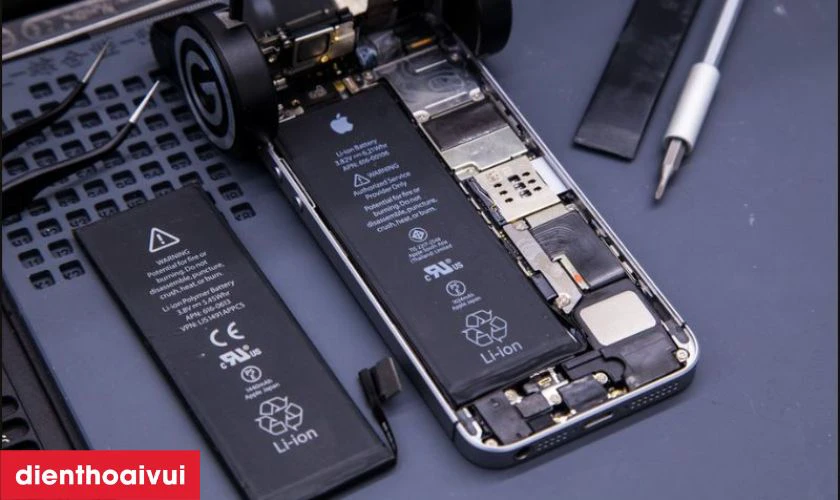 C&oacute; n&ecirc;n thay pin iPhone 16 Plus kh&ocirc;ng?