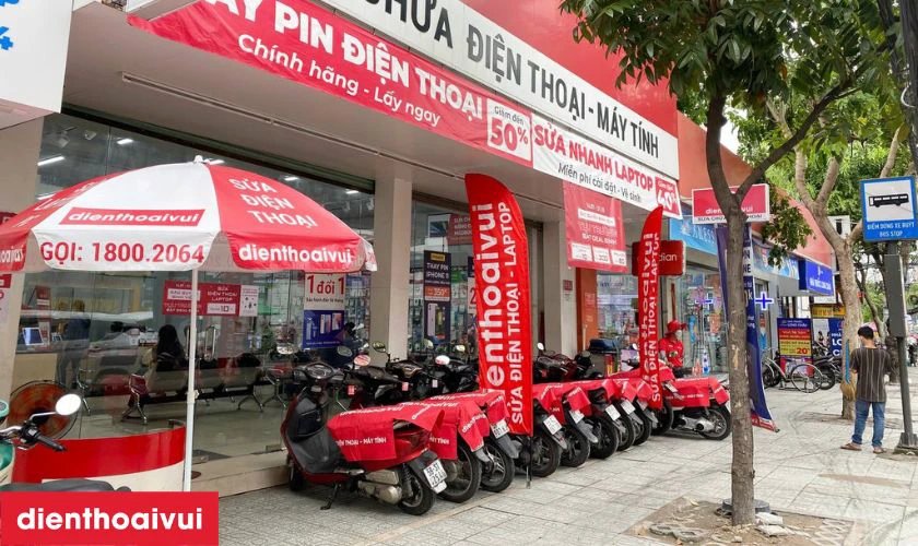 Dịch vụ thay pin iPhone 16 Pro dung lượng siêu cao chính hãng GENA lấy liền tại Điện Thoại Vui