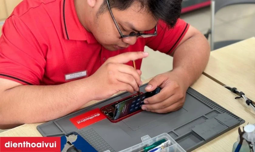Quy tr&igrave;nh chuẩn kỹ thuật tại Điện Thoại Vui