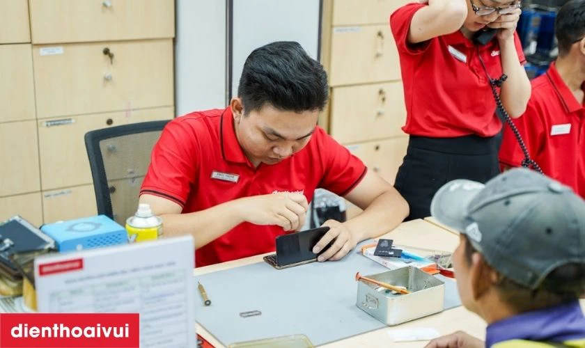 Quy trình thay thế công khai, khách có thể theo dõi trực tiếp
