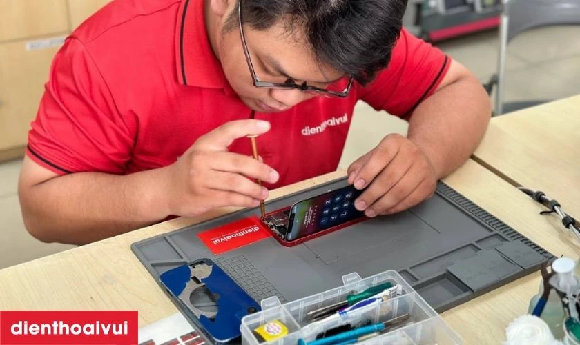 Khách hàng được theo dõi trực tiếp toàn bộ quá trình thay thế