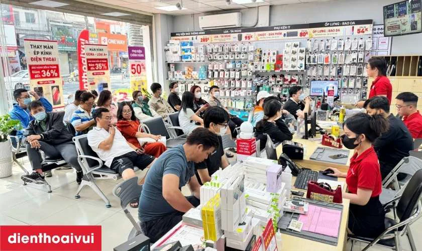 Dịch vụ thay pin iPhone 8 Plus ch&iacute;nh h&atilde;ng Vmas lấy liền tại Điện Thoại Vui