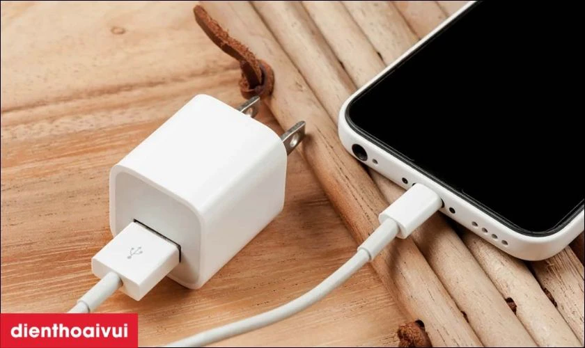Mẹo sử dụng iPhone SE 2020 an toàn cho pin