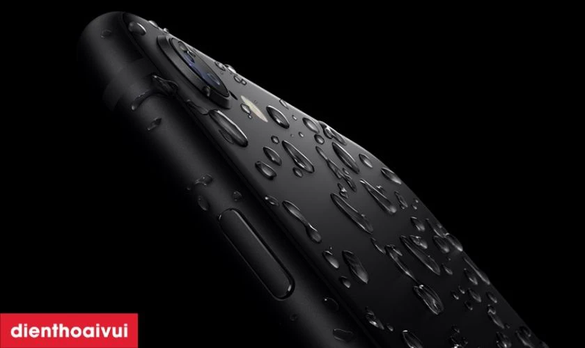 Pin iPhone SE thay mới có làm mất chống nước điện thoại không?