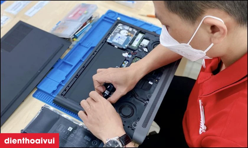 Thay pin laptop Acer ch&iacute;nh h&atilde;ng