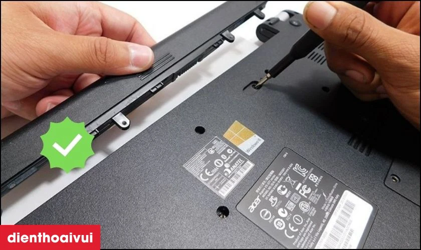 Thay pin laptop Acer ch&iacute;nh h&atilde;ng