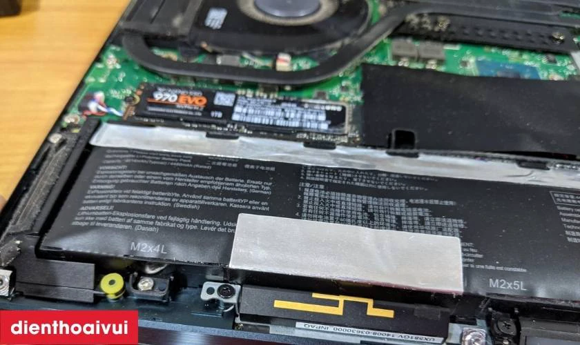 Thay pin laptop Asus ch&iacute;nh h&atilde;ng