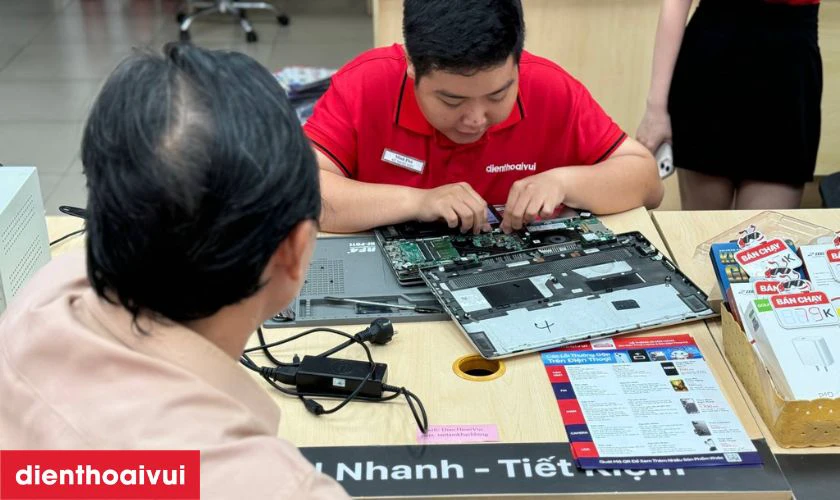 Quy tr&igrave;nh thay pin laptop Asus Vivobook Flip 14 TP470 tại Điện Thoại Vui