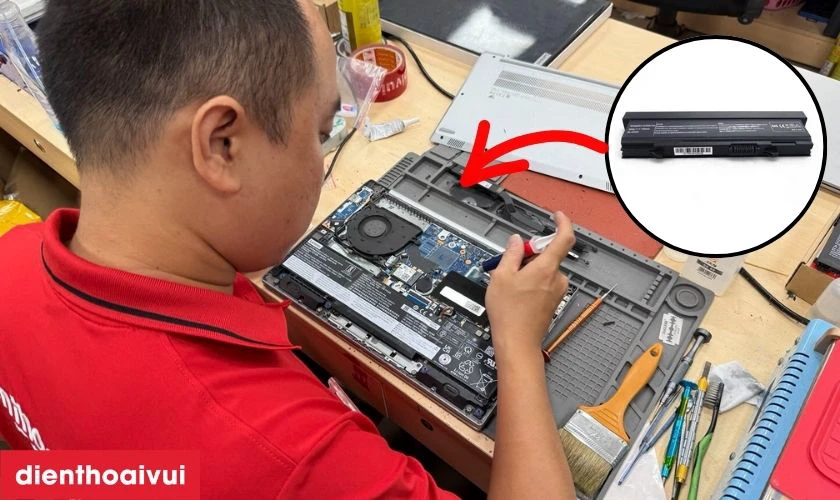 Điện Thoại Vui kiểm tra g&igrave; trước khi thay pin laptop Dell 1015?