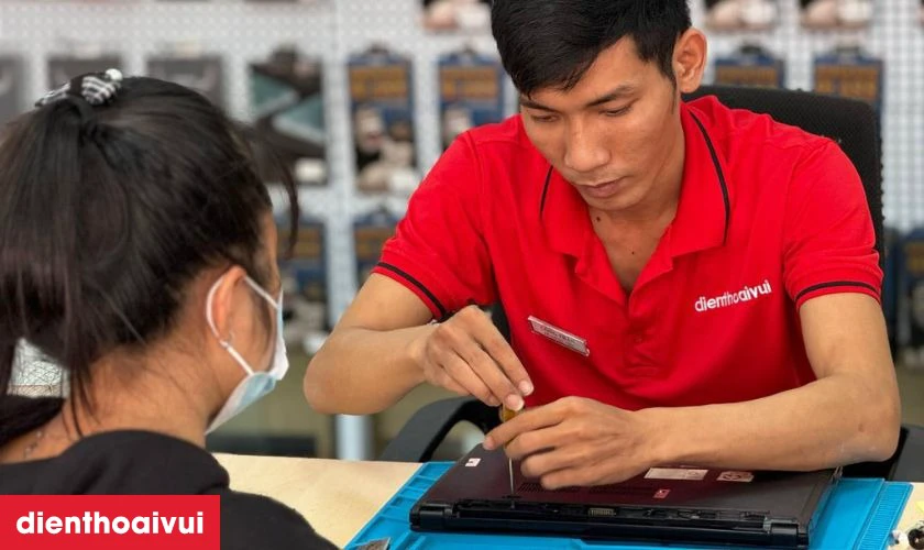 Lưu &yacute; khi thay pin laptop Dell Alienware M17X R1