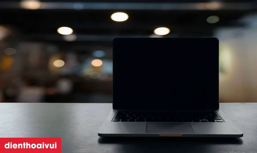 Dấu hiệu laptop Dell Alienware M17x R5 cần thay pin