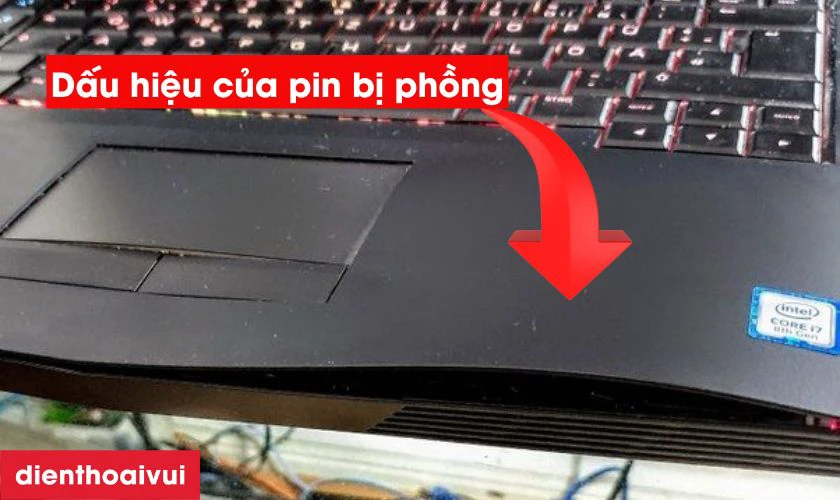 Pin bị phồng là dấu hiệu nguy hiểm, có thể gây ảnh hưởng đến linh kiện bên trong