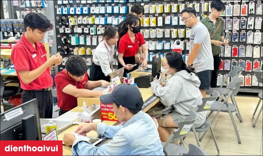 Qu&aacute; tr&igrave;nh thay thế nhanh ch&oacute;ng, chuy&ecirc;n nghiệp