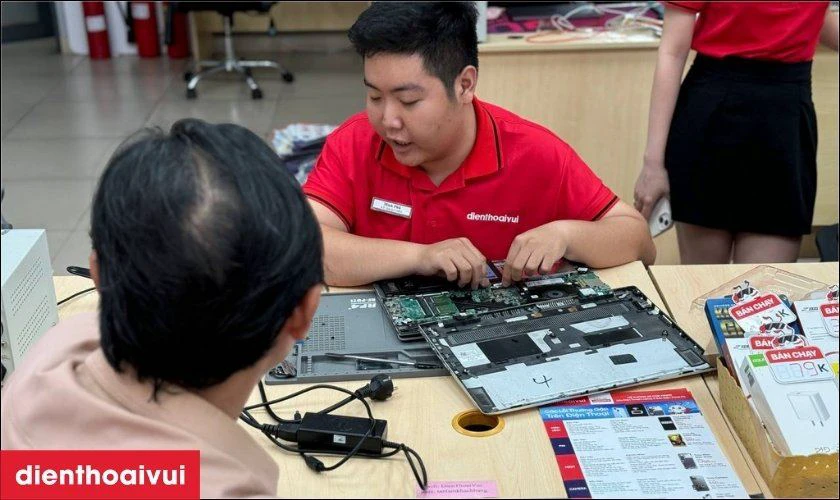Lưu &yacute; khi thay pin laptop Dell Inspiron 15 5547