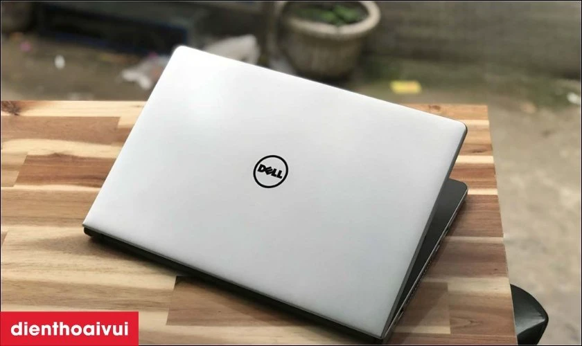 Giới thiệu về Dell Inspiron 15 5558 NQ