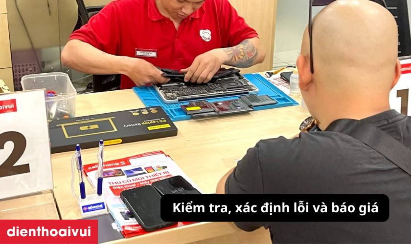 Kiểm tra, x&aacute;c định lỗi v&agrave; b&aacute;o gi&aacute; thay pin