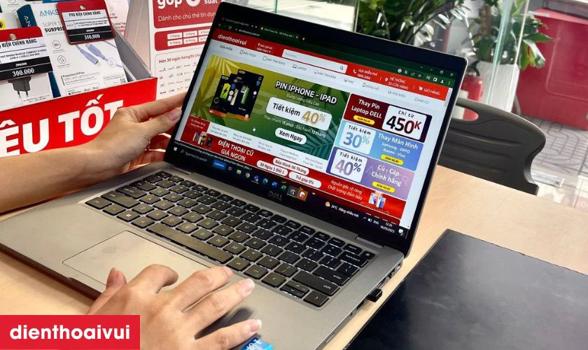 Quy tr&igrave;nh thay pin laptop Dell Inspiron 15 7558 tại Điện Thoại Vui