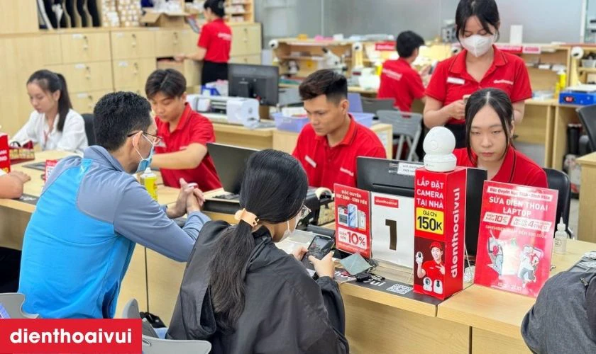 Tiếp nhận m&aacute;y lỗi pin từ kh&aacute;ch