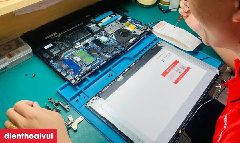 Quy tr&igrave;nh thay pin laptop chuy&ecirc;n nghiệp, minh bạch