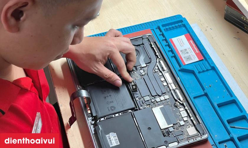 Thay pin laptop Dell Vostro 5459 chất lượng tại Điện Thoại Vui