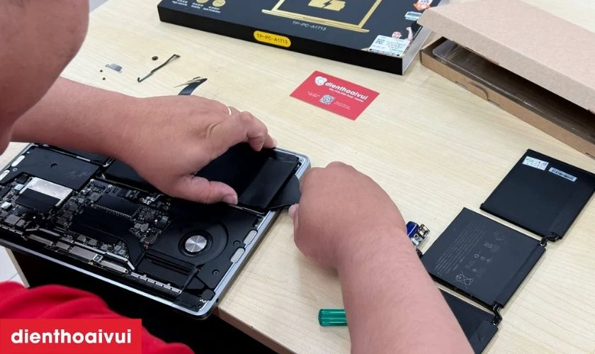 Quy trình thay pin laptop HP Envy 15K lấy liền tại Điện Thoại Vui