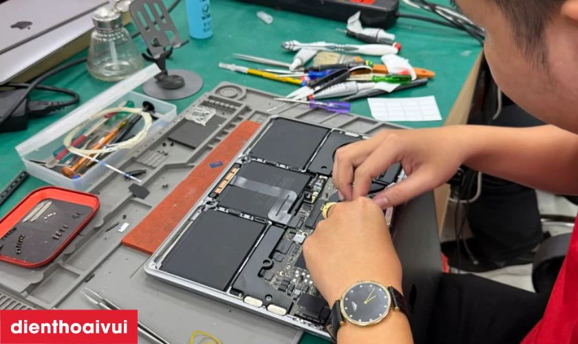 Giải ph&aacute;p thay pin laptop HP Pavilion 14AB ch&iacute;nh h&atilde;ng tại Điện Thoại Vui