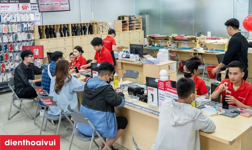 Quy tr&igrave;nh thay pin laptop HP Pavilion 17F nhanh ch&oacute;ng, minh bạch tại Điện Thoại Vui
