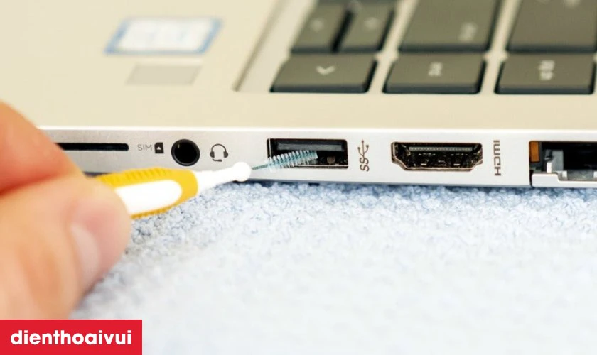 thay-pin-laptop-hp-probook-440-g8-2.jpg