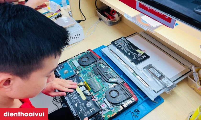 Lưu &yacute; khi thay pin laptop Lenovo tại c&aacute;c trung t&acirc;m sửa chữa